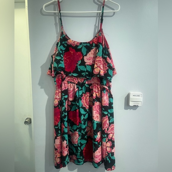 Elle Floral Dress - Picture 2 of 3